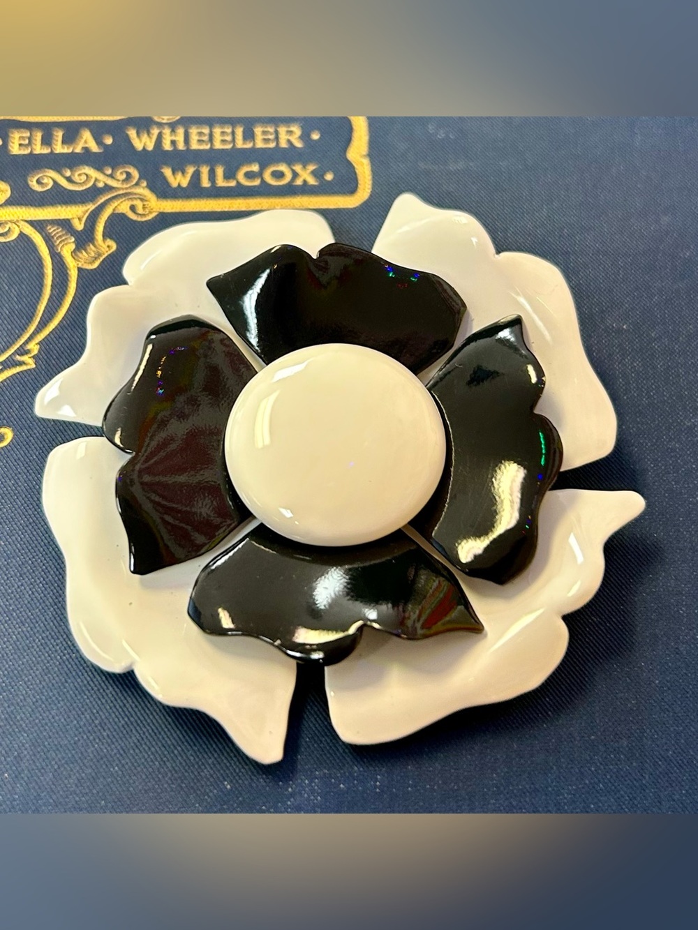 St. John Black White Enamel Flower Brooch Vintage - Picture 4 of 9
